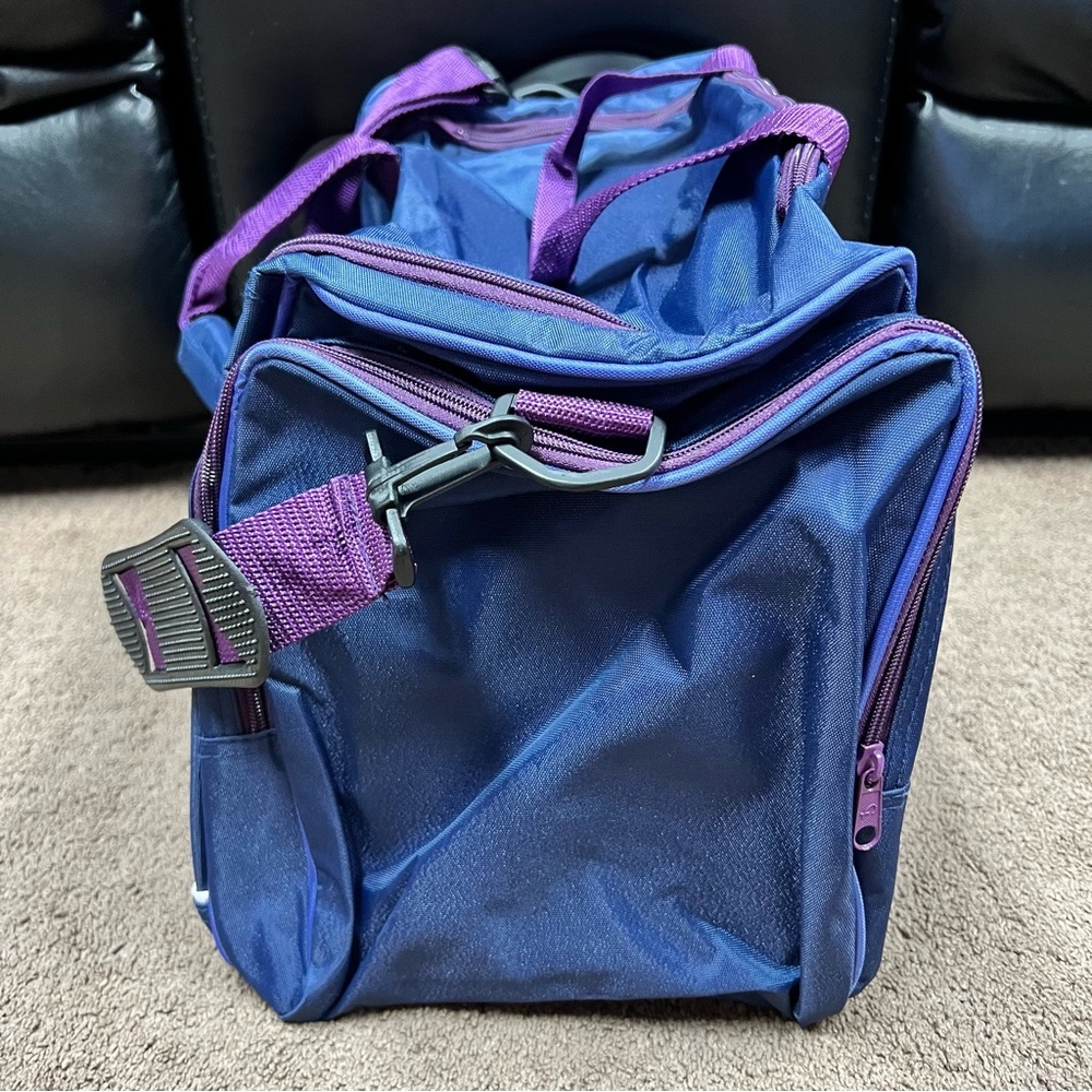 Vintage Sports Gear 80s-90s Duffle Bag gym bag travel bag euc - Picture 2 of 11